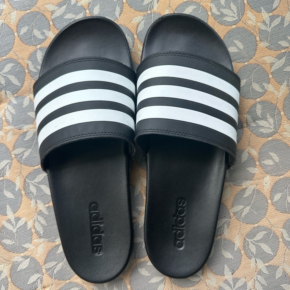 NWOT Adidas Adilette Comfort Black and White Slides, Men’s 11